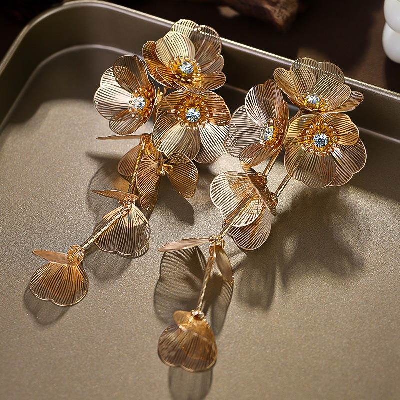 18K Gold Plated Hollow Flower Drop Earrings – 2025 Trend