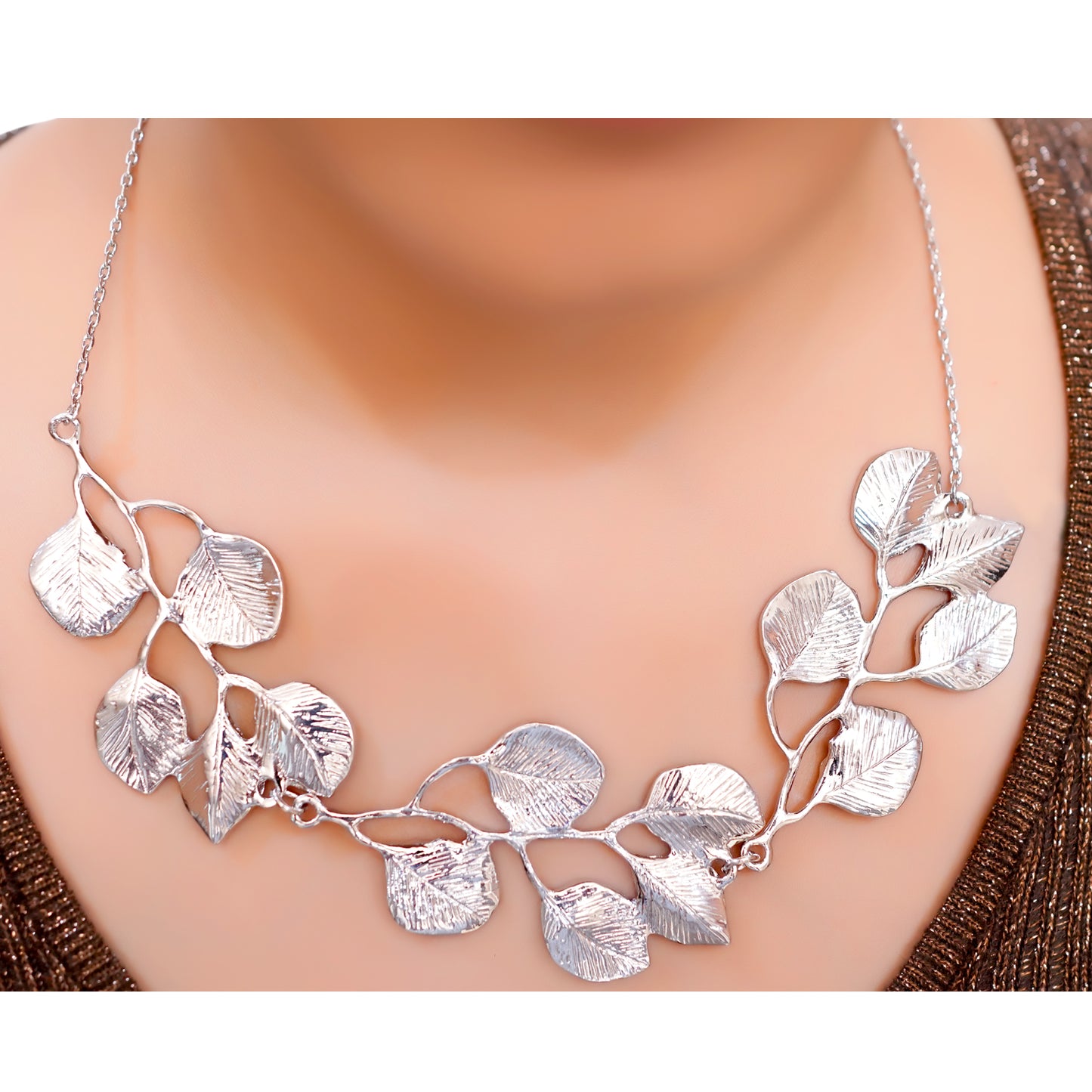 Anti-Tarnish Golden Leaf Necklace for Women
